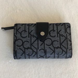 NWOT Calvin Klein Wallet